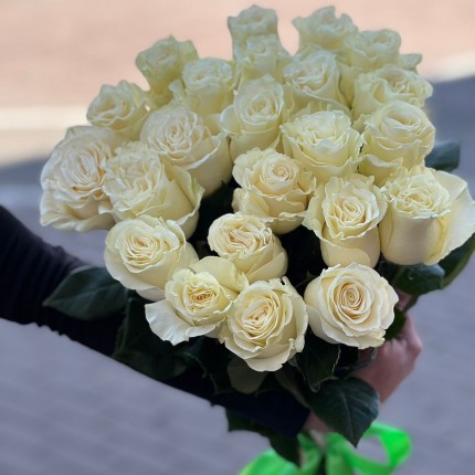 Букет из белых роз - купить с доставкой в по Волоколамску