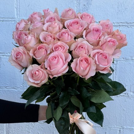 Букет из нежных розовых роз - купить с доставкой в по Волоколамску